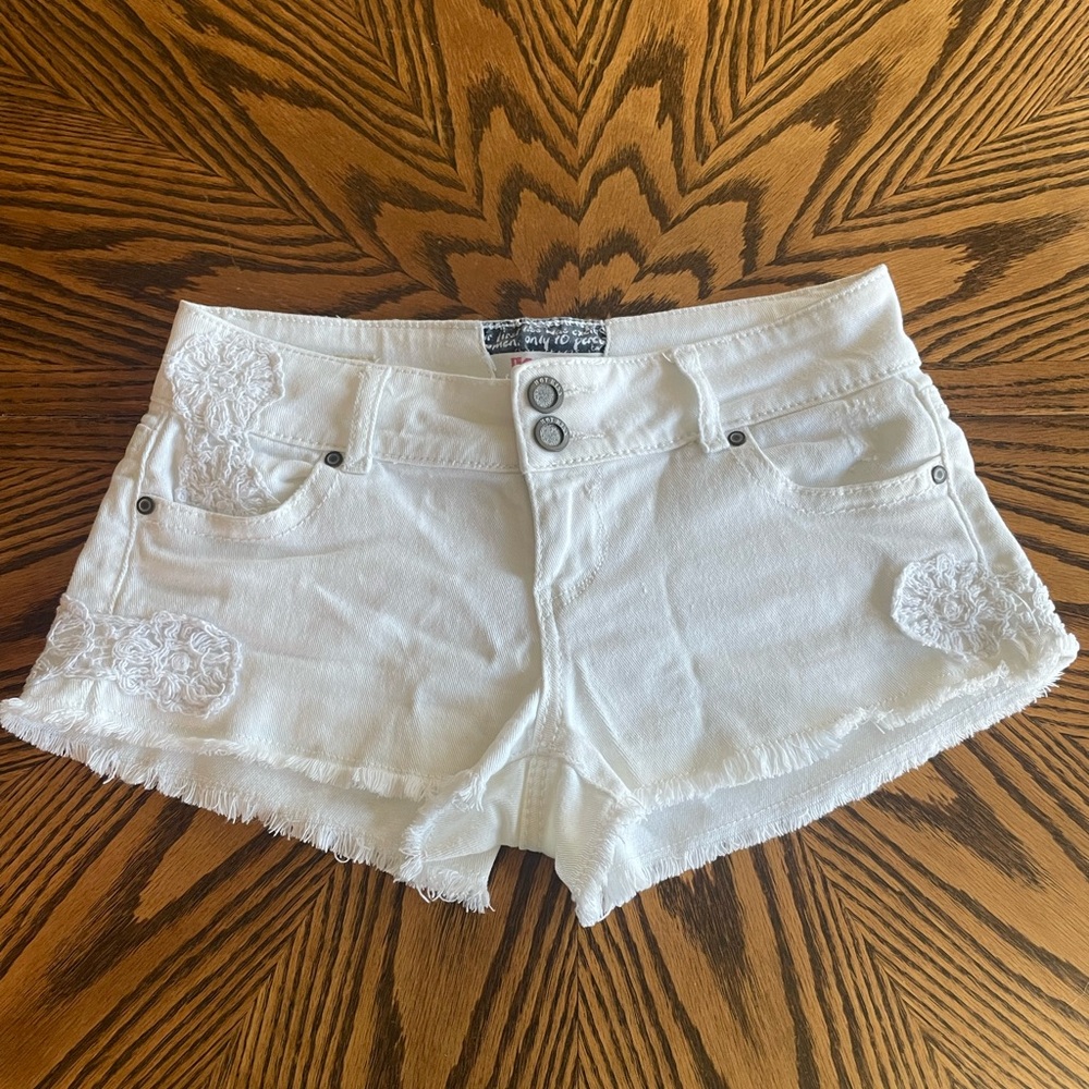 EUC Hot Kiss White Denim Women Shorts Size 5